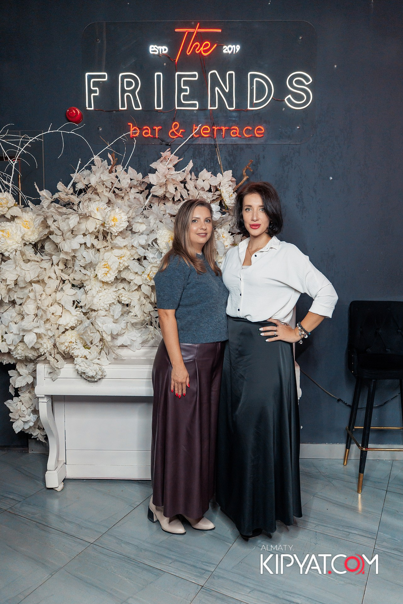 FRIENDS BAR & TERRACE. КИПЯТКОМ АЛМАТЫ! Фотосъемка мероприятий в Алматы