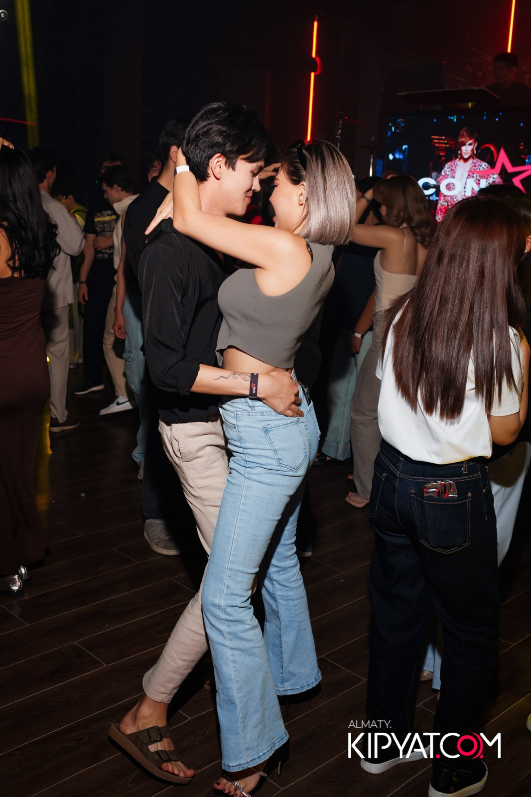 НОЧНОЙ КЛУБ ICON. КИПЯТКОМ АЛМАТЫ!