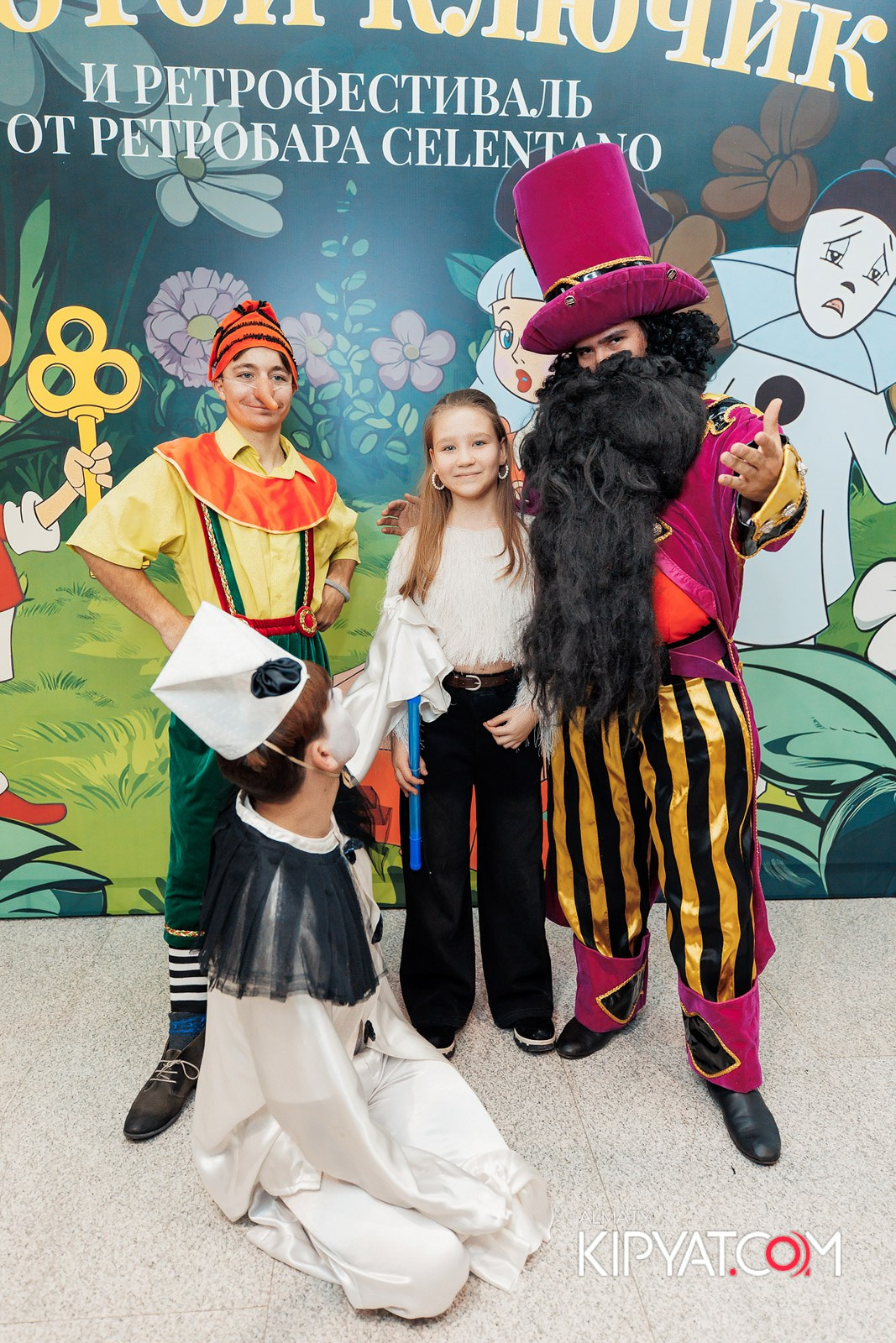 ЗОЛОТОЙ КЛЮЧИК И РЕТРОФЕСТИВАЛЬ ОТ РЕСТОБАРА CELENTANO. КИПЯТКОМ АЛМАТЫ!