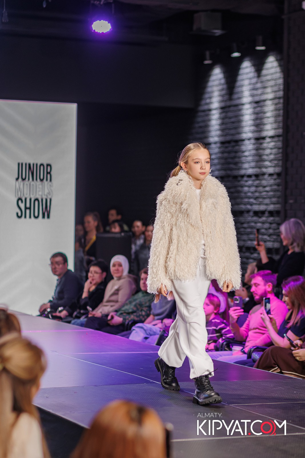 JUNIOR MODELS SHOW В РАМКАХ БЛАГОТВОРИТЕЛЬНОГО ПРОЕКТА МОДА ЗА СЧАСТЬЕ ДЕТЕЙ. КИПЯТКОМ АЛМАТЫ!
