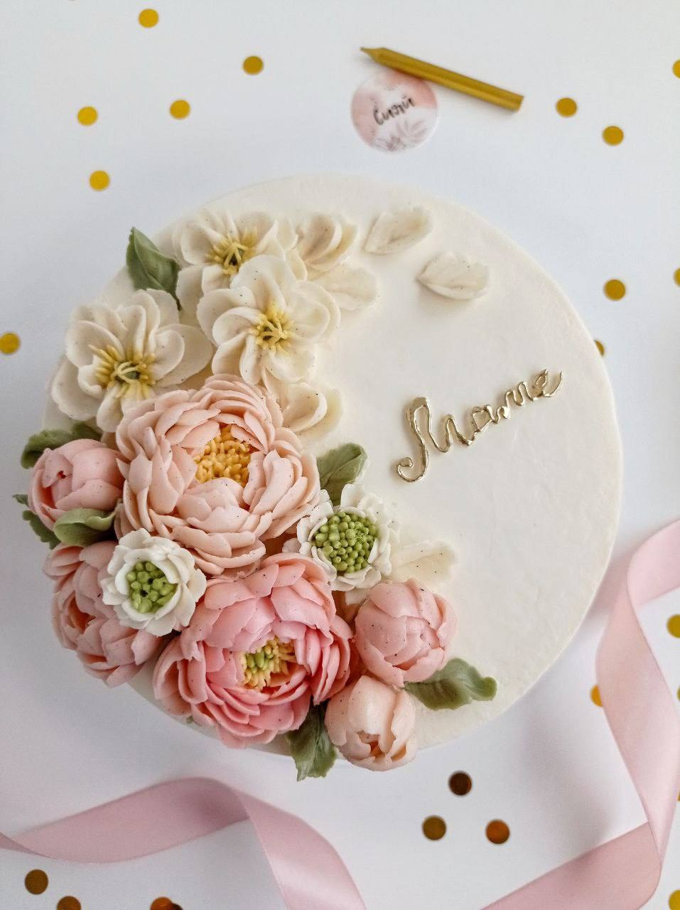 Работы учениц. Аникина Юлия / Кремовая флористика в корейской технике