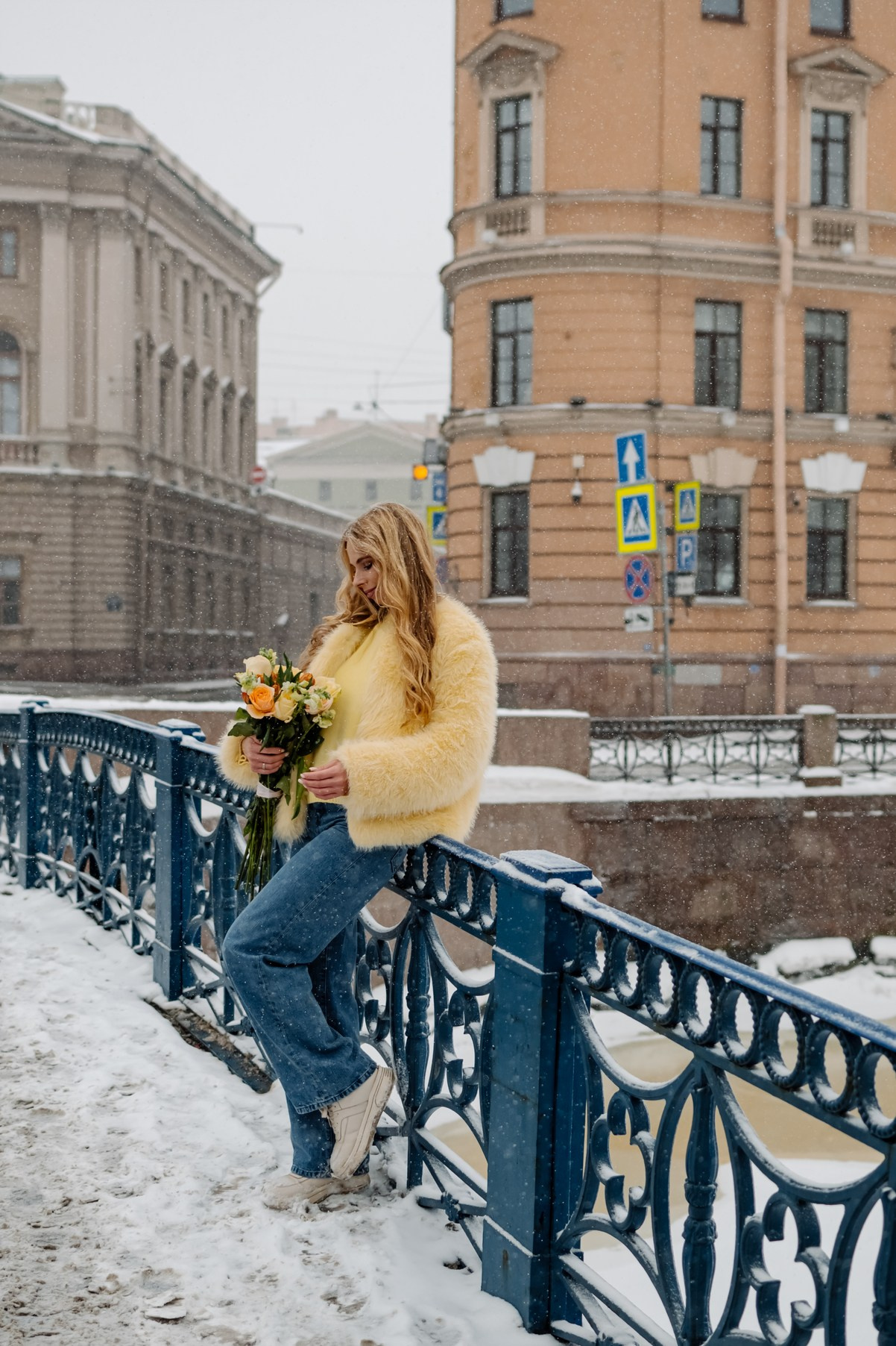Фотосессия девушки зимой у Исаакиевского собора. Свадебный и семейный фотограф в Санкт-Петербурге (Спб) Елена Худякова