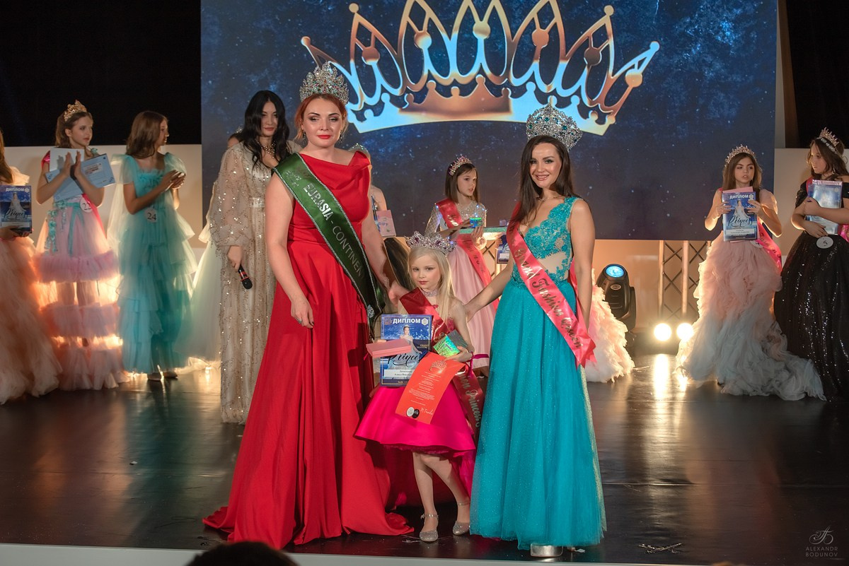 GrandFashionShow2024. Семейный и коммерческий фотограф в Сочи Александр Бодунов