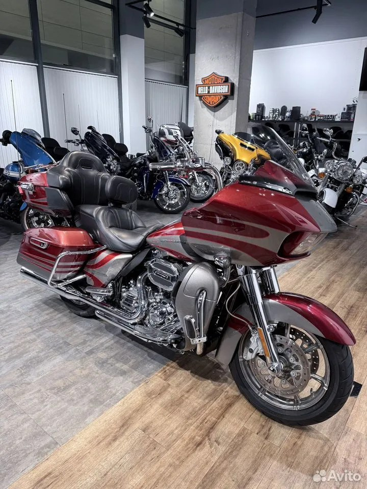Купить Harley-Davidson CVO Road Glide (Ruby Red / Palladium Silver) (Touring) — подробнее на сайте. Hello Davidson, Москва. Только хорошие мотоциклы…
