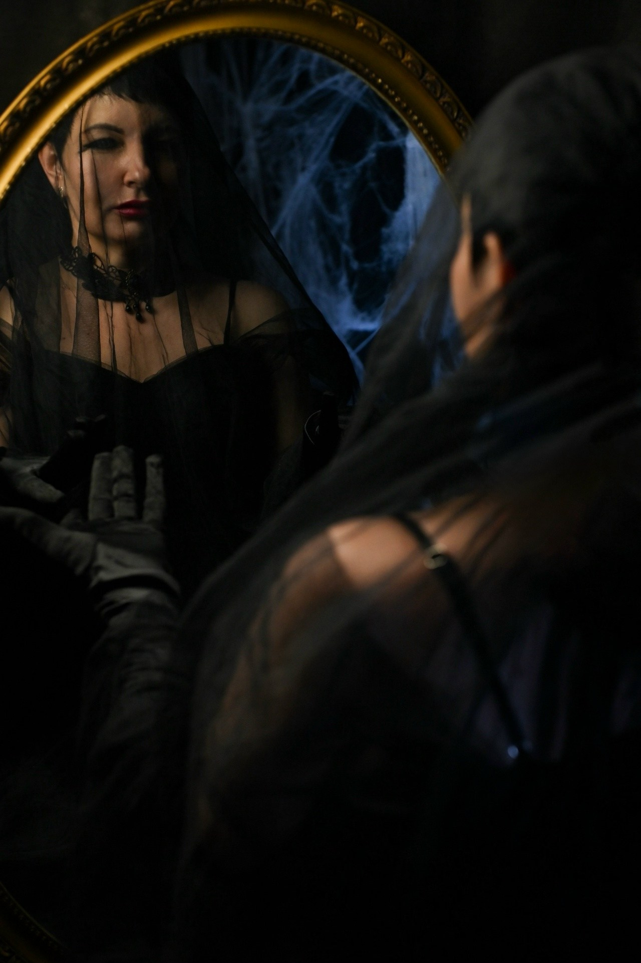 У зеркала…. Фотосессии в Тольятти Студия «ТВОЕ ФОТО»