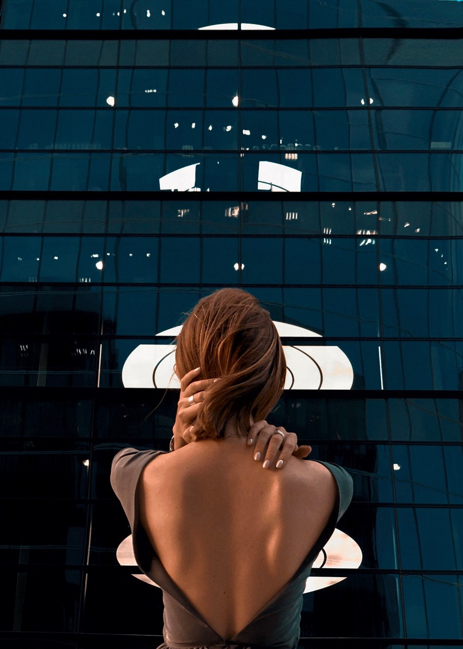 Современная концептуальная фотография о теле, уязвимости и идентичности. Визуальная практика на стиле честности, пост-иронии и искусства.Рекламная фотография, Концептуальная фотография, Современный художник, Психология, Коммерческий фотограф, Репортажный фотограф, Стрит фотография, Арт, Сюрреализм, Мобильная фотография, Снято на айфон, Дима Бурза