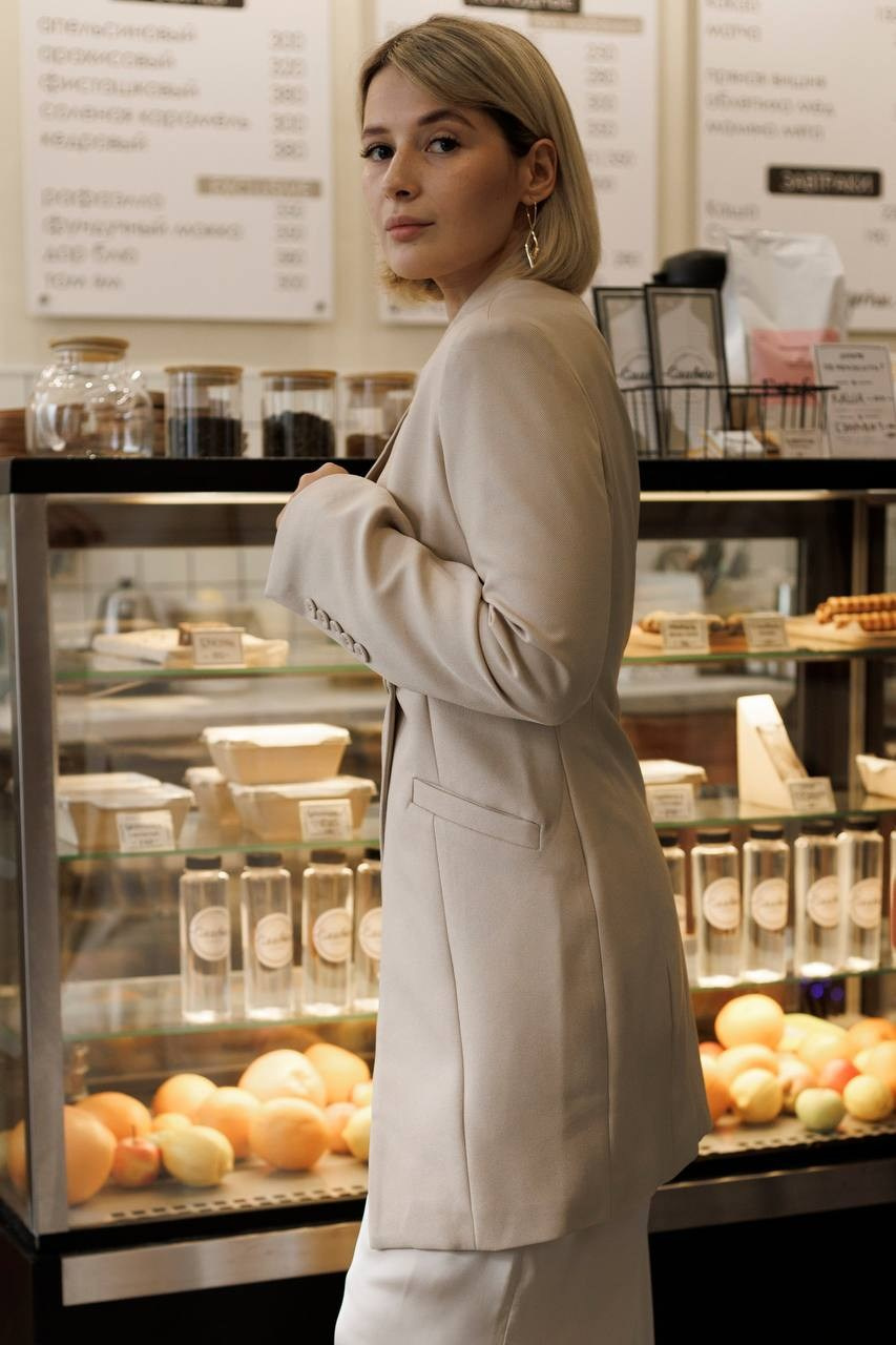 Кристина К Размер S-М, Рост 163, Параметры 84/68/95. LUNAPRO Дом стильных, сборных и индивидуальных съемок для брендов