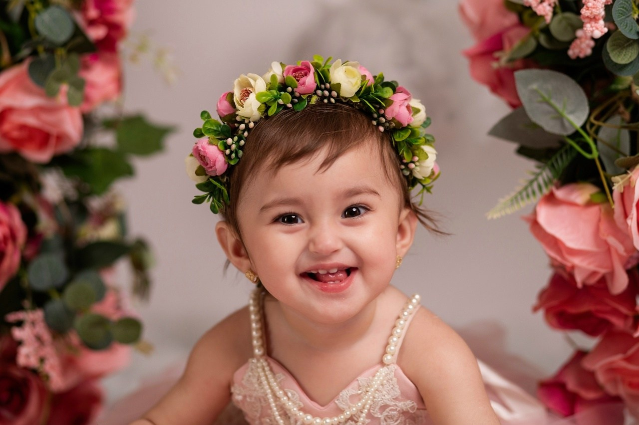 Цветочная качель. ФОТОГРАФ НА ГОДИК, БЕРЕМЕННОСТИ, НОВОРОЖДЕННЫХ, КРЕЩЕНИЯ МОСКВА