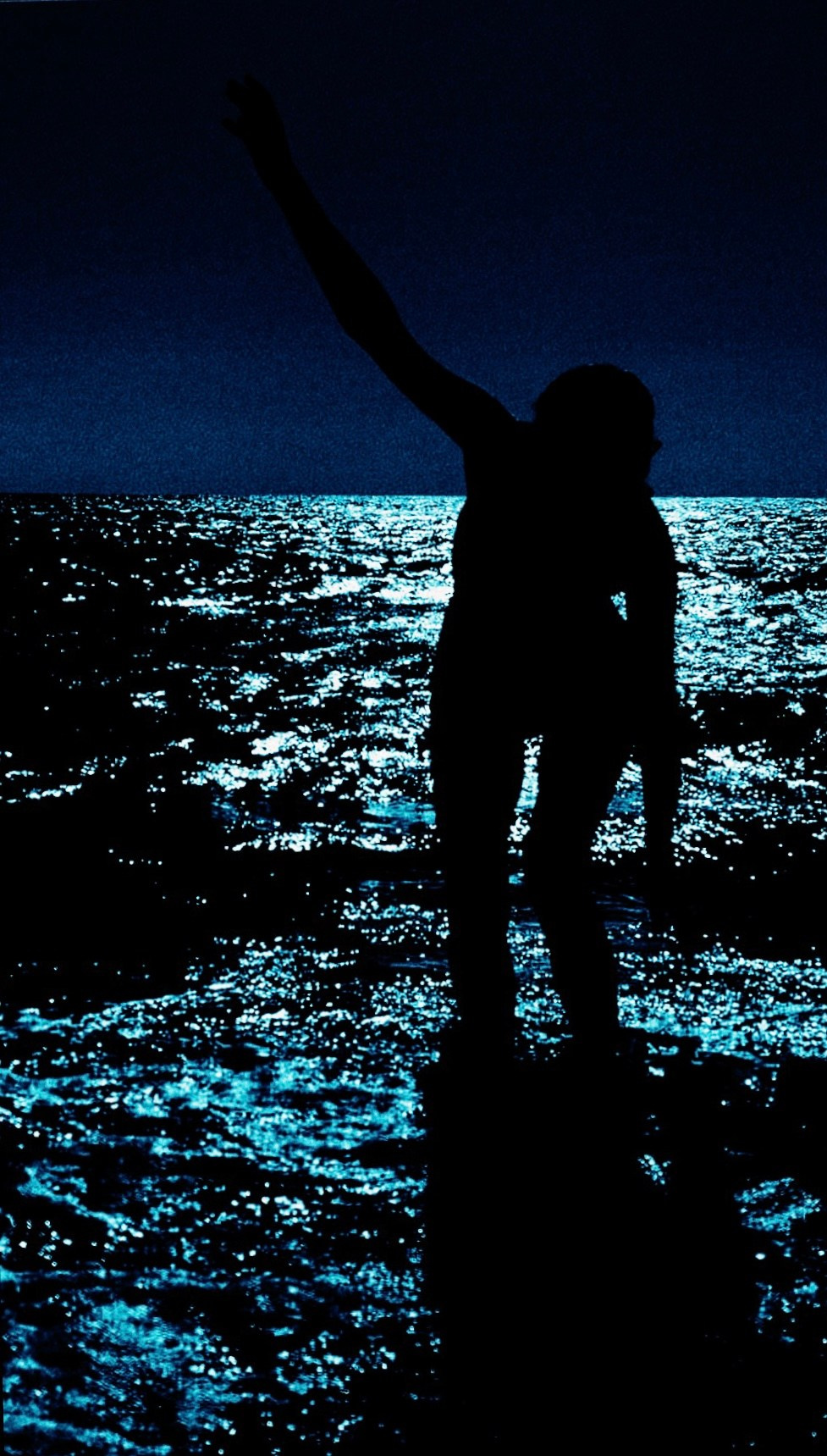 Lost-self in paradise. Carolinetru