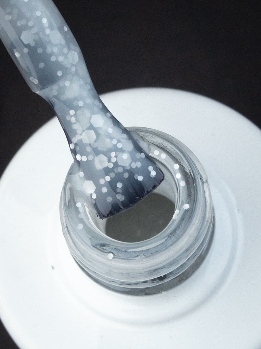 Kira на чёрном. Александр Стряпунин — предметный фотограф в Улан-Удэ