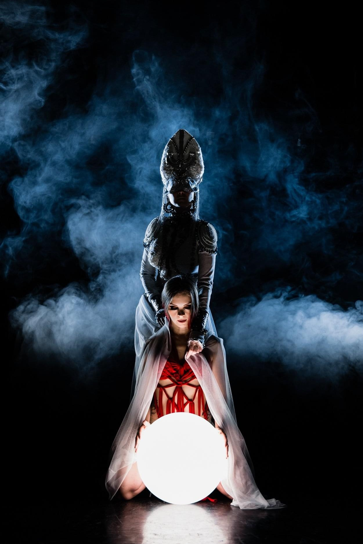 Фотосессия «Guiding Light». Художник по свету Максим Сергачев