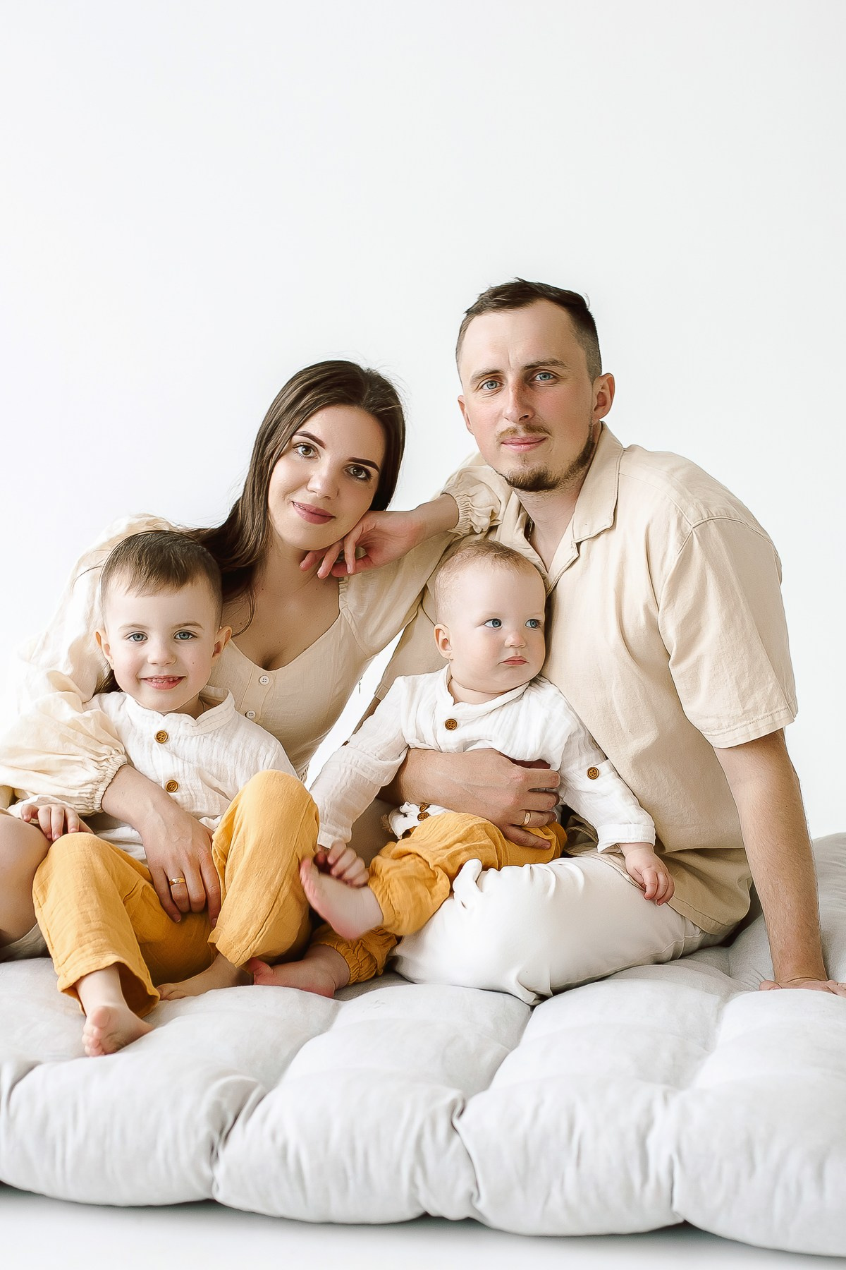 Семья, студия. Портретный и семейный фотограф в Минске