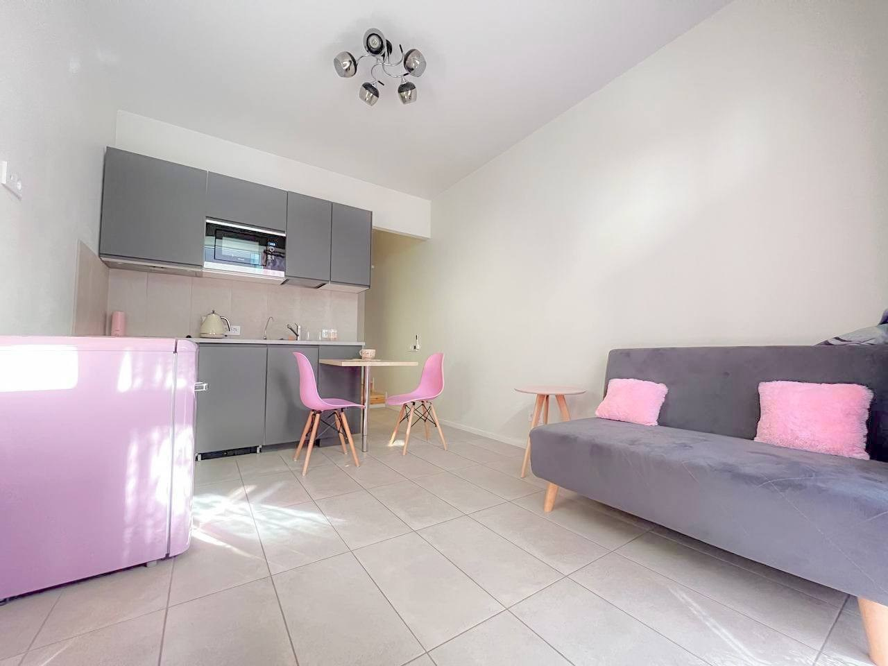 Стильная, двухуровневая квартира в новом, современном жилом комплекce!. Квартиры посуточно, длительно в Сочи, LARA APART GROUP