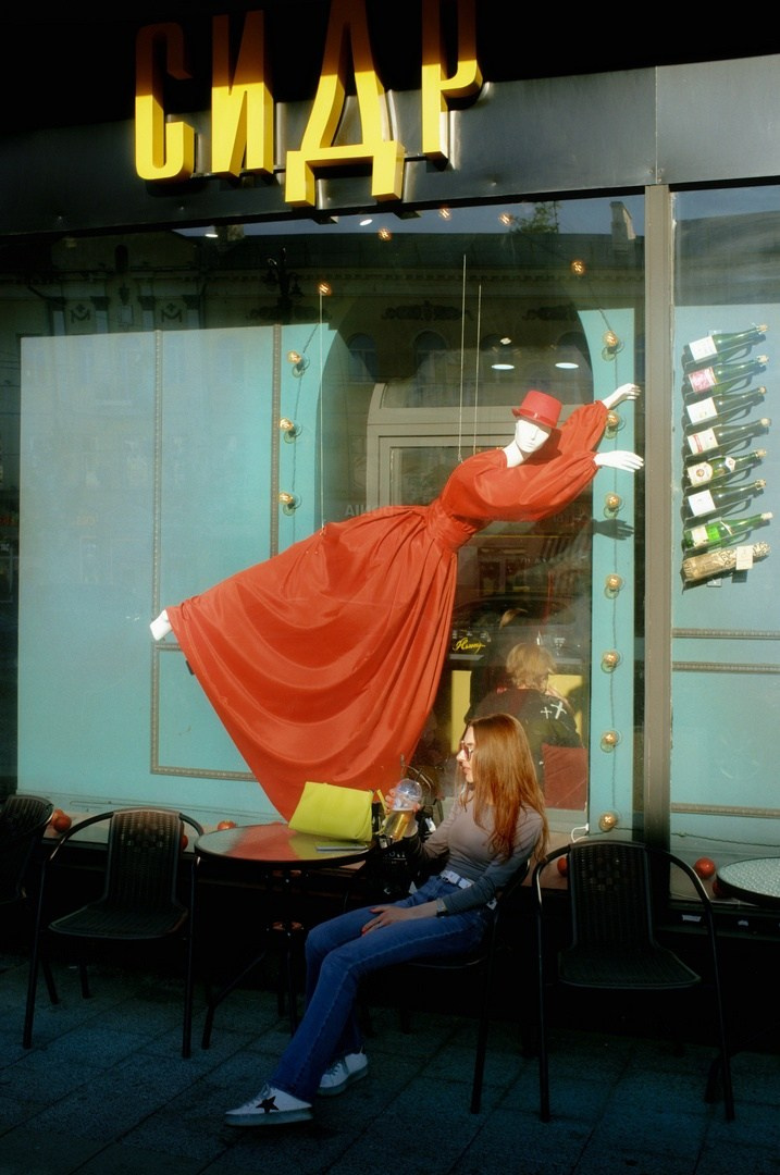 Внутри витрин / Inside the storefronts. Руслан Шувалов (поэтограф)