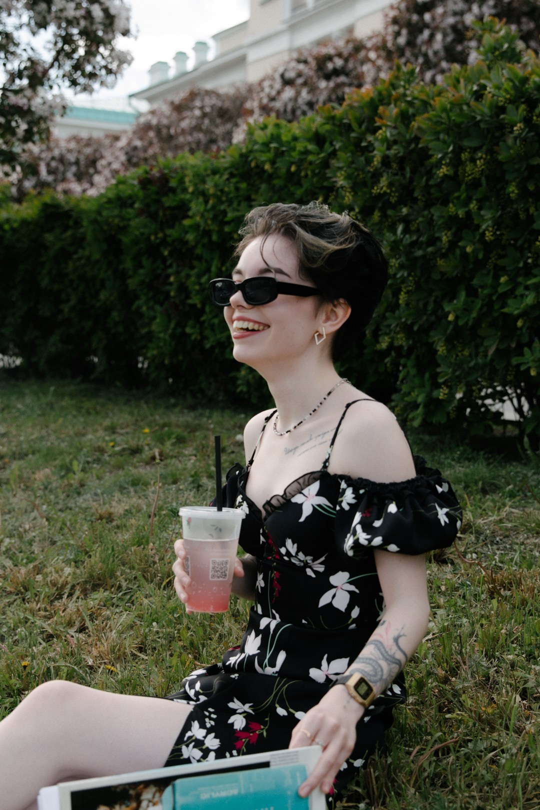 Портрет Насти и цветущей вишни. Фотограф Настя Булочка Екатеринубрг