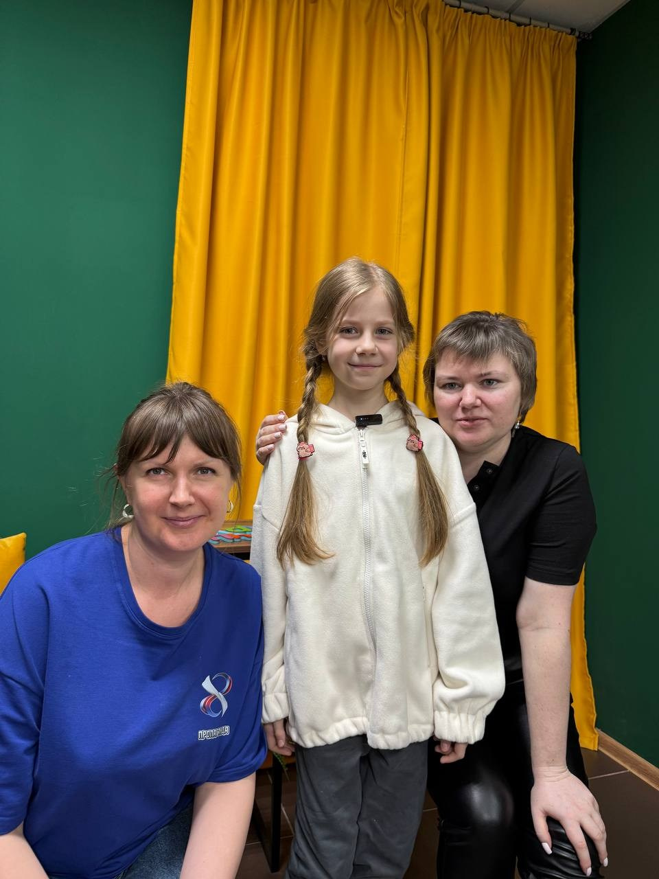 Руководители молодёжного объединения Пропаганда и актриса Алиса Клагиш.