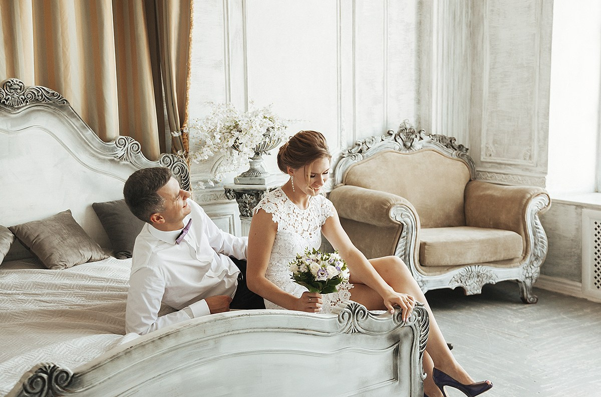 свадебный торт заказать, свадебный букет купить, костюм для жениха на свадьбу, свадебный салон спб, бутоньерка на свадьбу, где провести свадьбу в спб