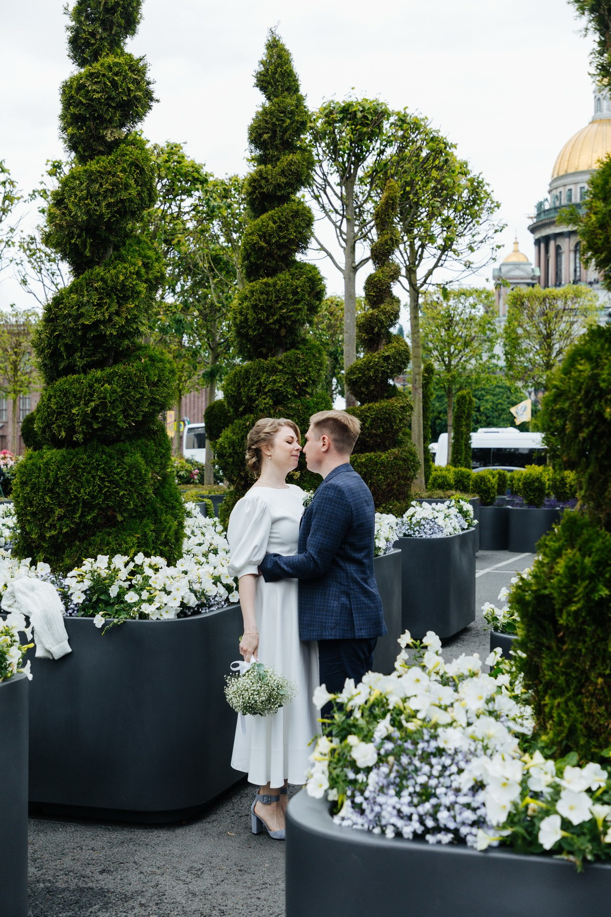 Небольшая свадебная прогулка по Питеру, фотограф Денис Дорфф. Фотограф крещение венчание в Петербурге! Помогает подобрать храм и посоветовал душевного батюшку в СПб