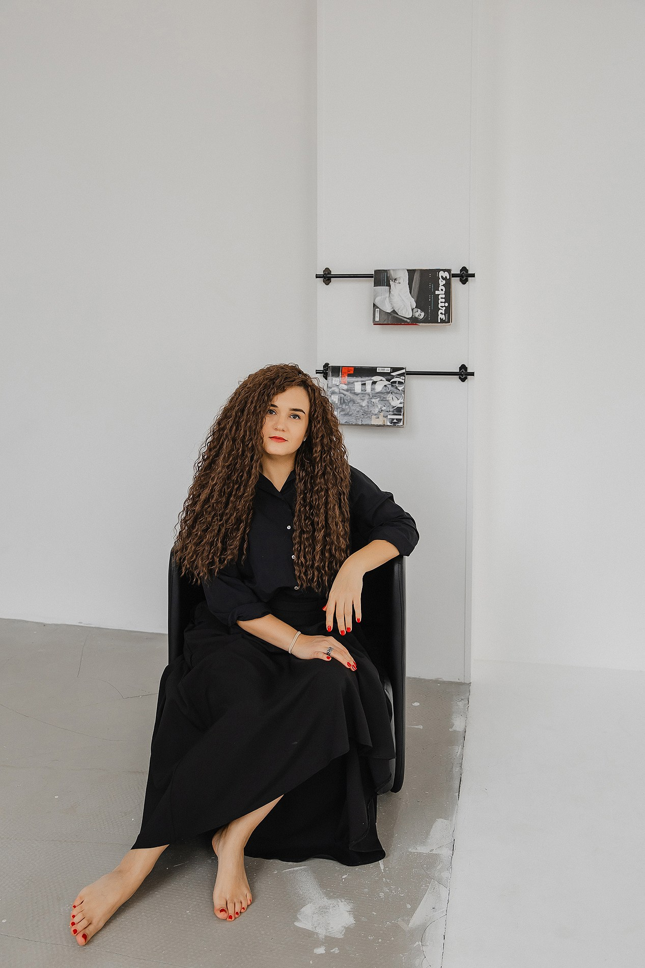 Семейная фотосессия на белом фоне. Фотограф Олеся Жомер