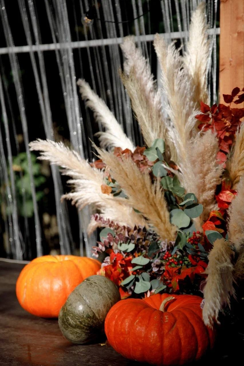 Яркий декор с использованием фруктов и овощей. Подрядчики и друзья сети свадебных площадок House for wedding