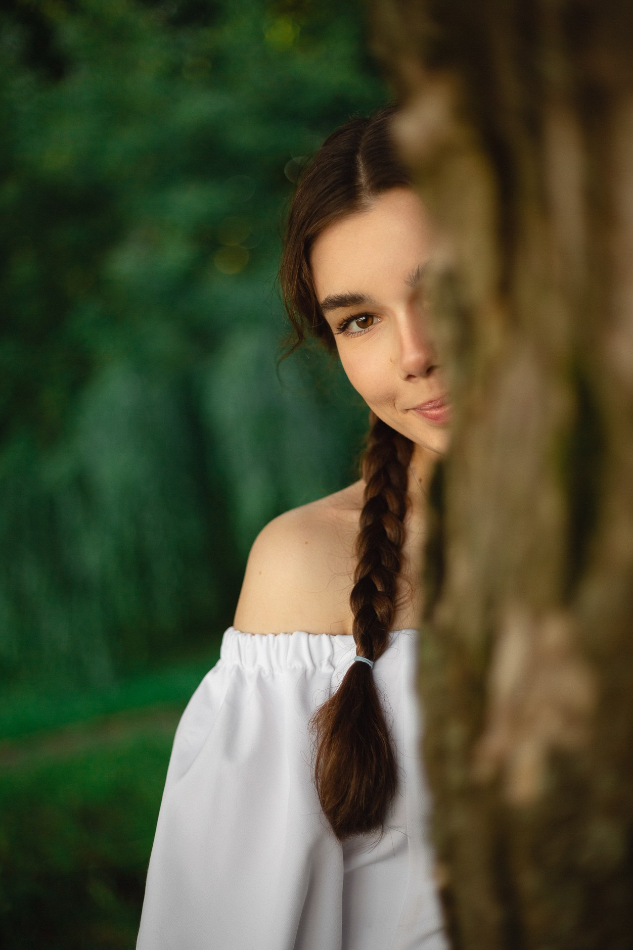 Фотограф Михаил Панагушин - фотография "Взгляд из-за дерева"