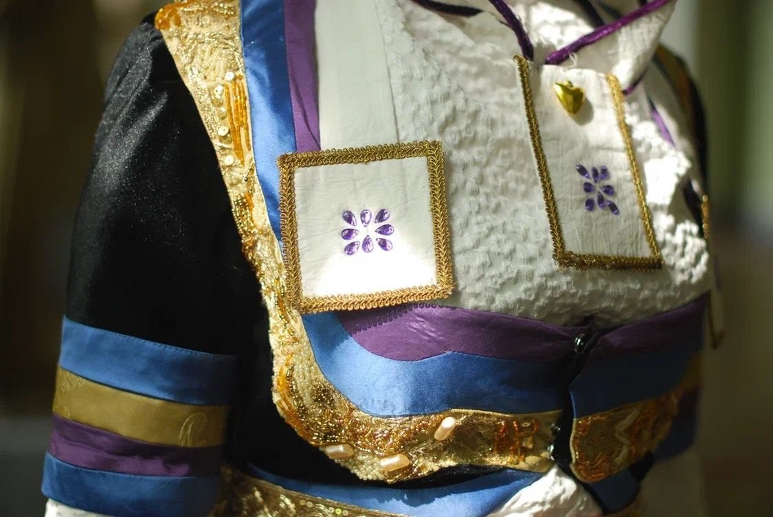 Французский народный. Костюмер, художник кино и телевидения в спб