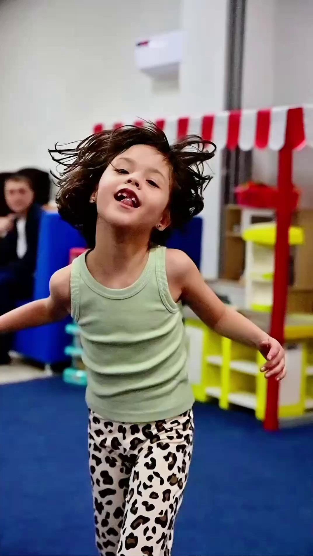 День Рождения Аленочки в Ниндзя Кидс в гости к ней пришла Супер Звезда Руми. Я Ольга Казанцева, фотографирую снимаю ваши киноистории и печатаю фото и цифровые портреты на холсте