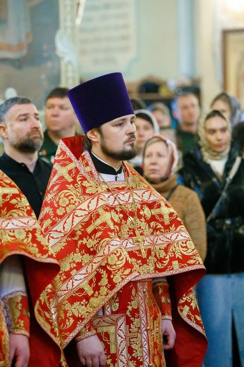 Благочинный Северо-Западного округа принял участие в Архиерейском Богослужении в соборе Покрова Пресвятой Богородицы. Саратовское Северо-Западное благочиние