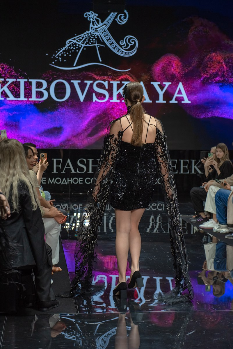 SochiFashionWeek2024 дизайнер Кибовская. Семейный и коммерческий фотограф в Сочи Александр Бодунов