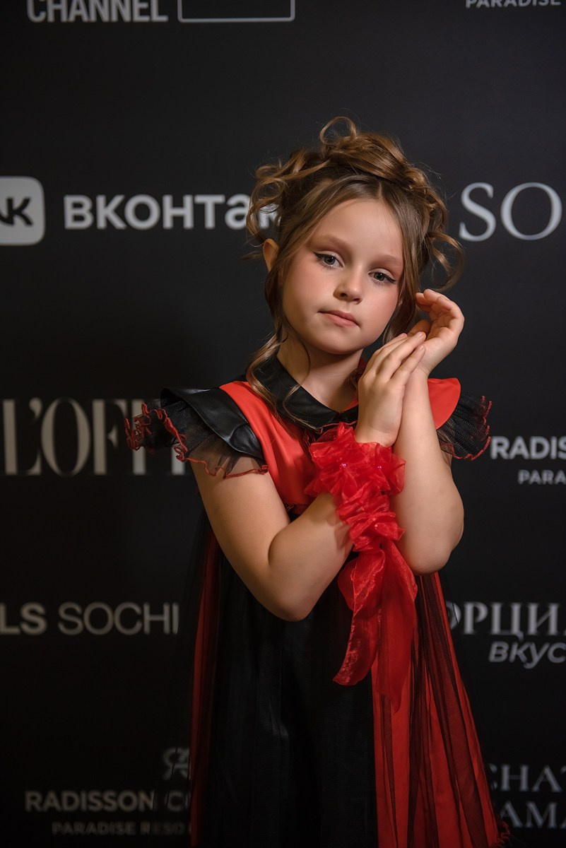 SochiFashionWeek2024 дизайнер Анохина Светлана. Семейный и коммерческий фотограф в Сочи Александр Бодунов