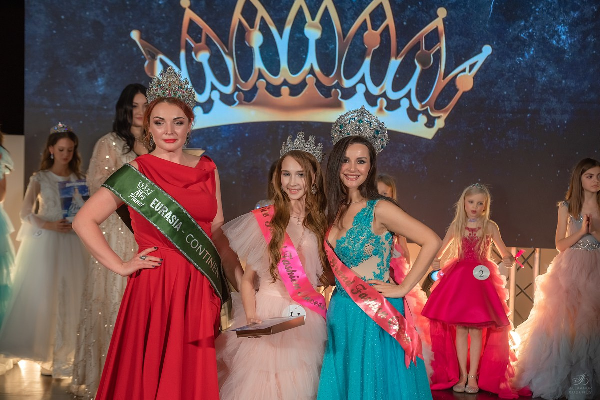 GrandFashionShow2024. Семейный и коммерческий фотограф в Сочи Александр Бодунов