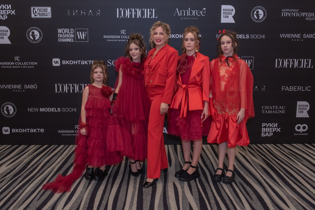 SochiFashionWeek2024 дизайнер Анохина Светлана. Семейный и коммерческий фотограф в Сочи Александр Бодунов