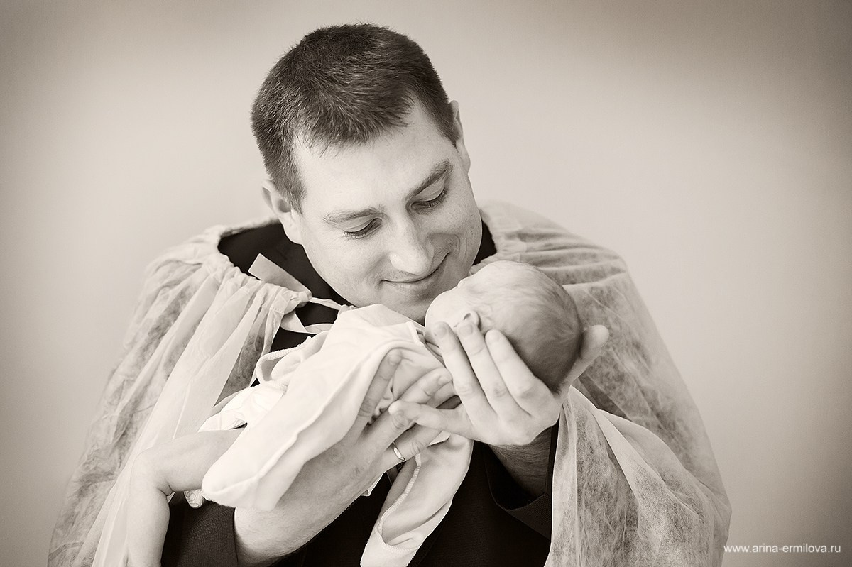 Выписка из роддома. Репортажный, семейный и детский фотограф в Пензе и Заречном Арина Ермилова. Картины барельеф на заказ