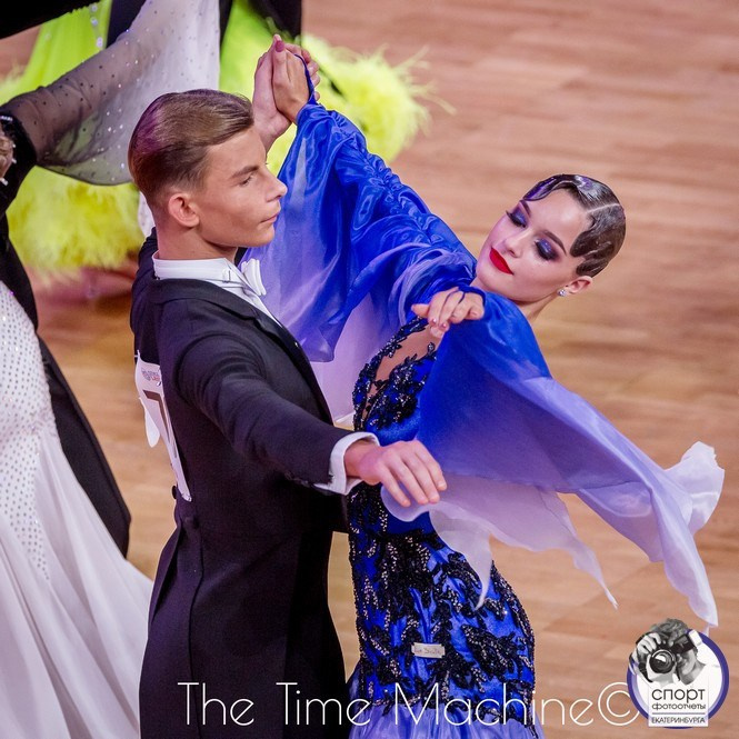 DANCE. Фотограф для маркетплейсов Михаил Бове