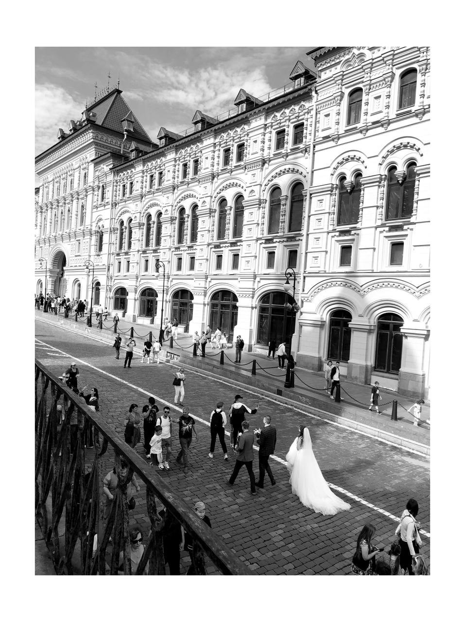 24.08.2024 // Фотопрогулка с Гагиком Егиазаряном. Фотовыставки serebro.gallery, в которых автором можешь стать ты! | Москва