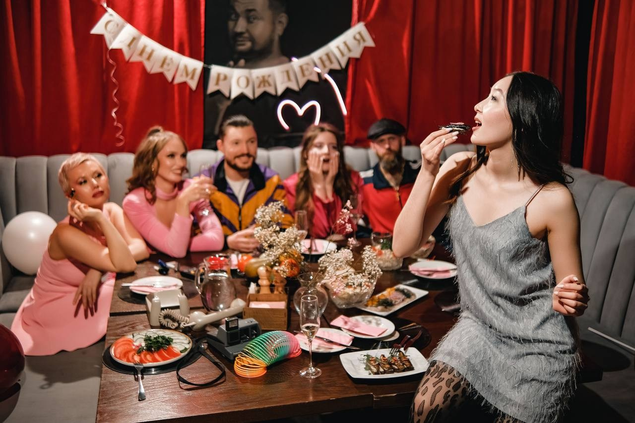 Бар РУКИ ВВЕРХ. Фотограф и видеограф в Тюмени Анна Жагорина, ваши фото еще не отдавали так быстро!