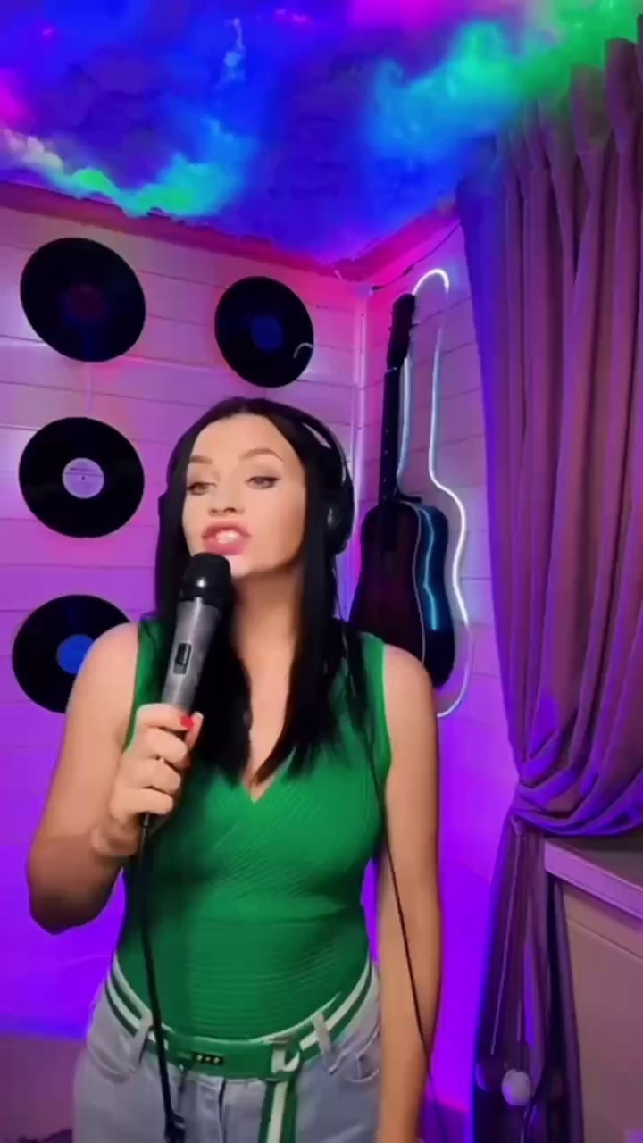 Музыкальное соправождение. Организатор праздников. Ведущая Марина Гребенникова