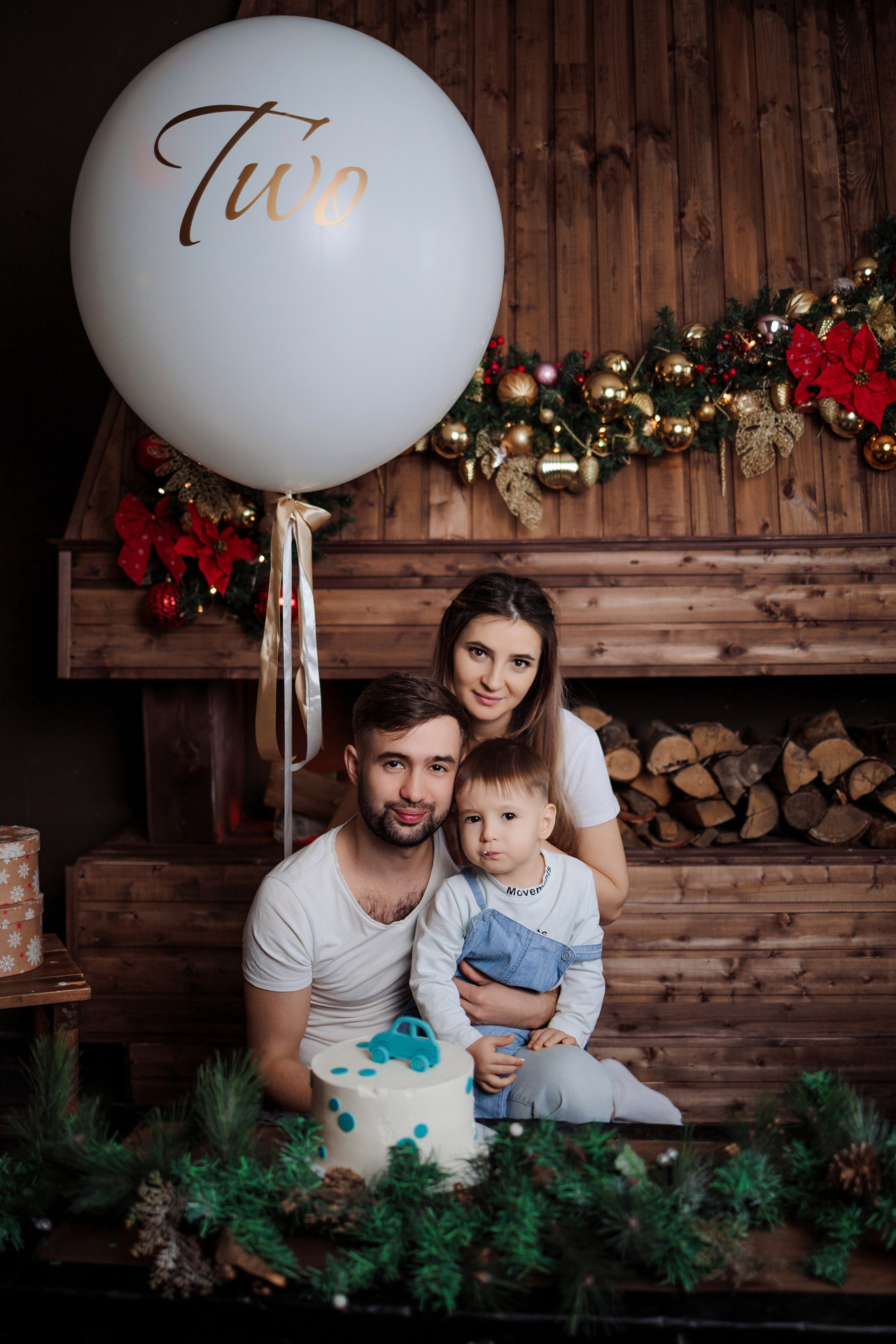 Семейная фотосессия в новогодней студии. Фотограф Тимур Биктимеров: портреты, репортажи, фотокниги