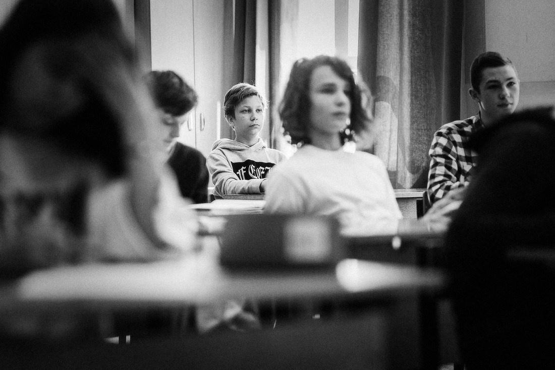 Фоторепортаж со школьного урока 4-го класса. Репортажный фотограф Борис Геер