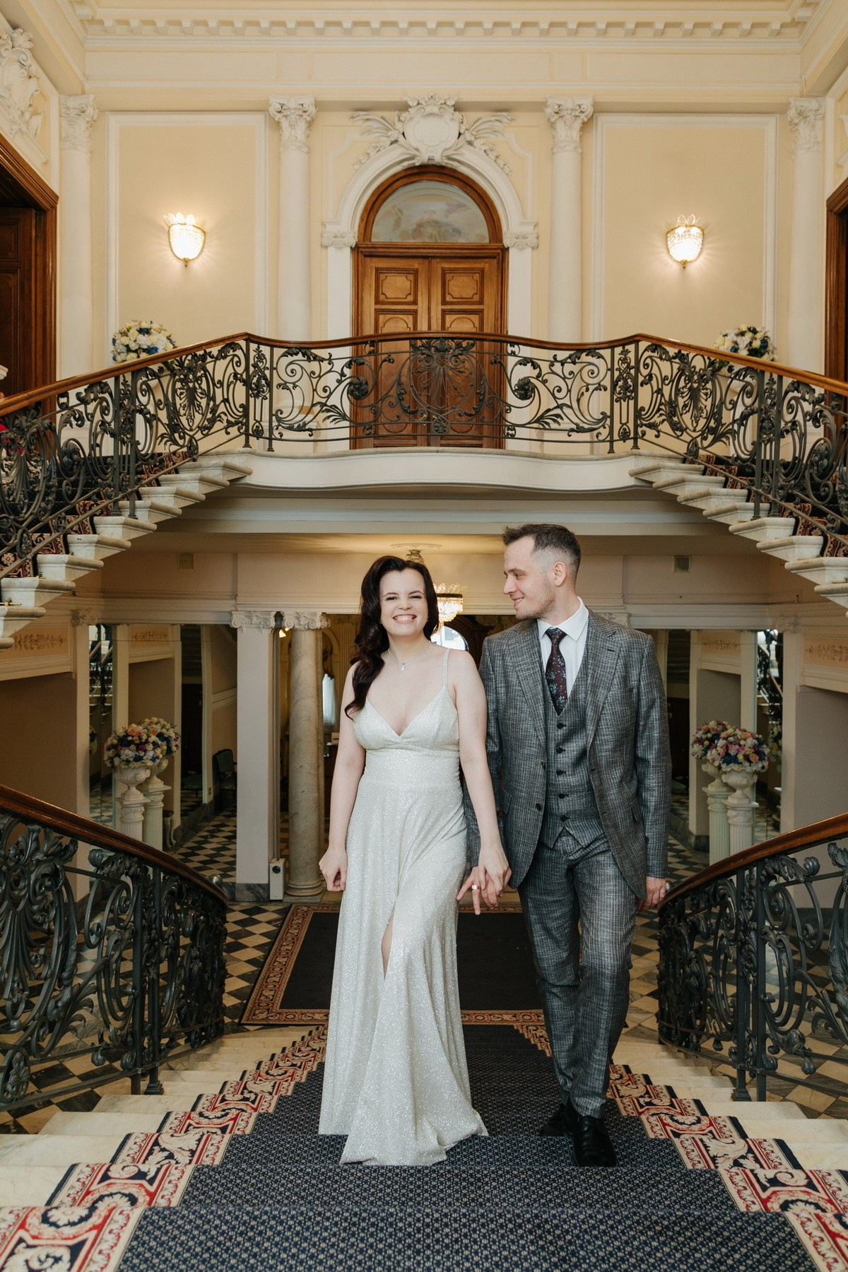 Свадебная прогулка в СПб, фотограф Денис Дорфф. Фотограф крещение венчание в Петербурге! Помогает подобрать храм и посоветовал душевного батюшку в СПб