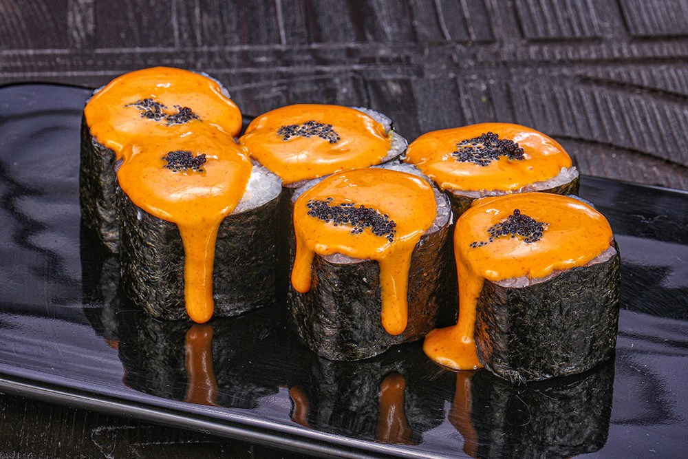 Фотосъемка суши и роллов. Заказ по тел.: +7 (906) 006-90-22. Фуд-фотограф Андрей Старостин — съемка еды в Москве. 9000 руб. в час