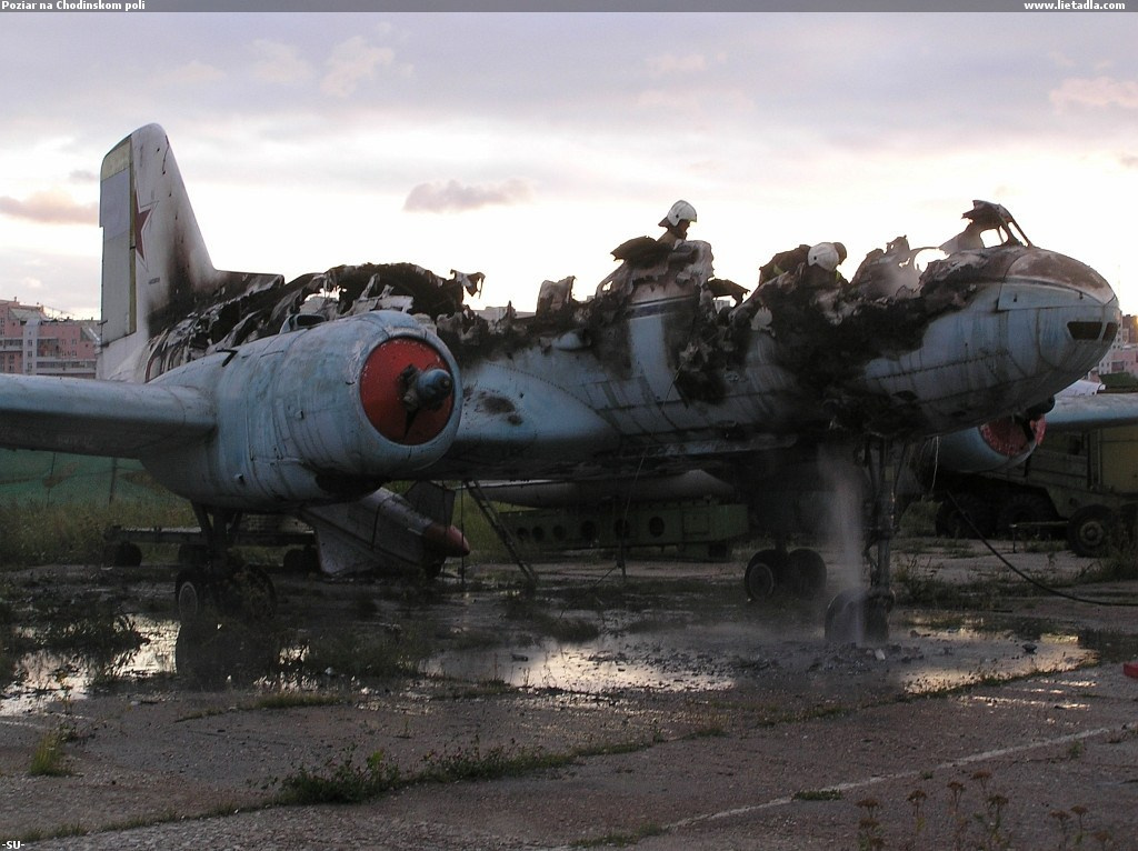 Ил-14 (Ходынка) — уничтожен. Фотоальбом показывающий увлекательный мир авиации и мир медведей Андрея Иванова