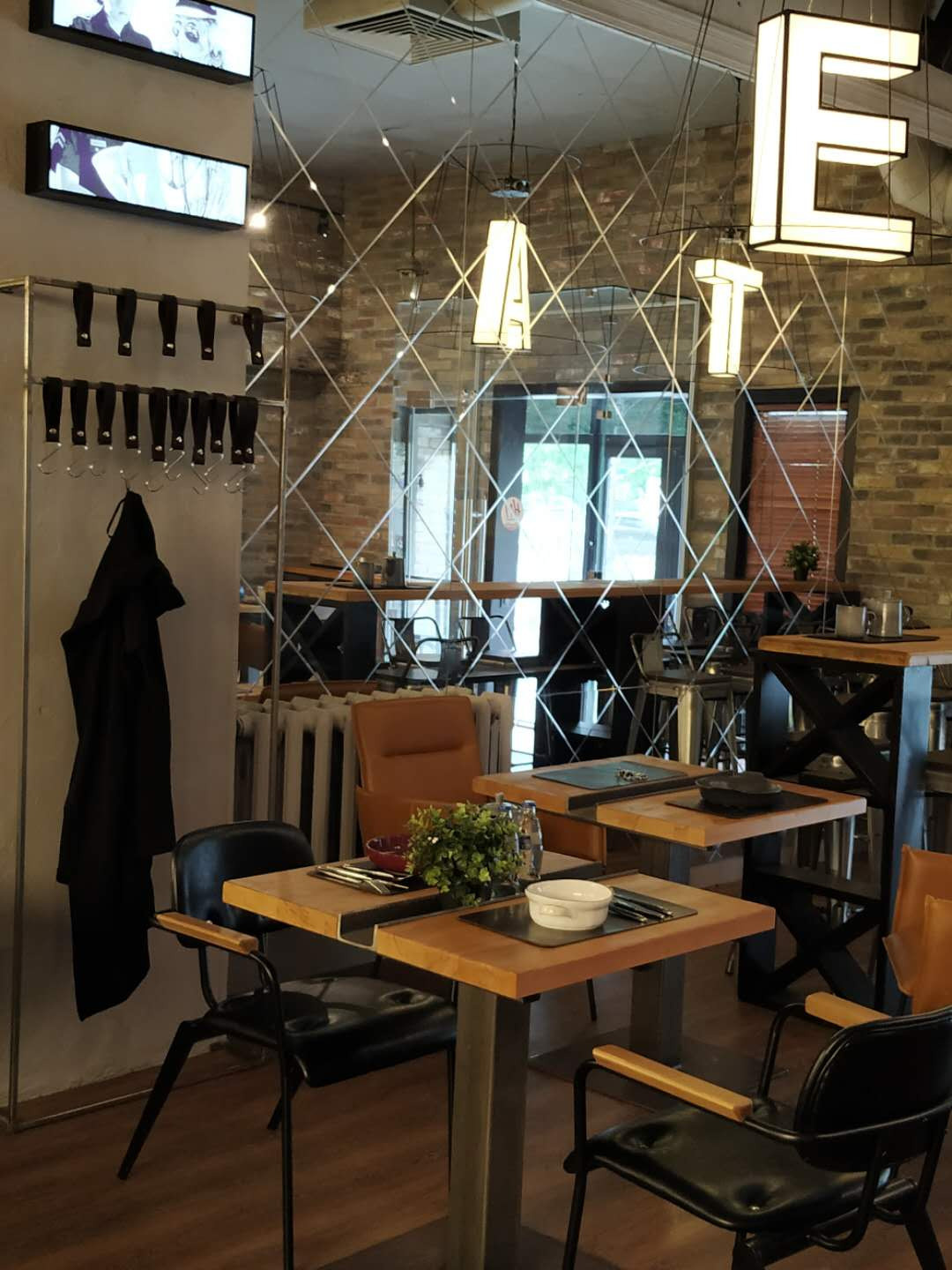 HIT&MEAT. Студия дизайна интерьеров