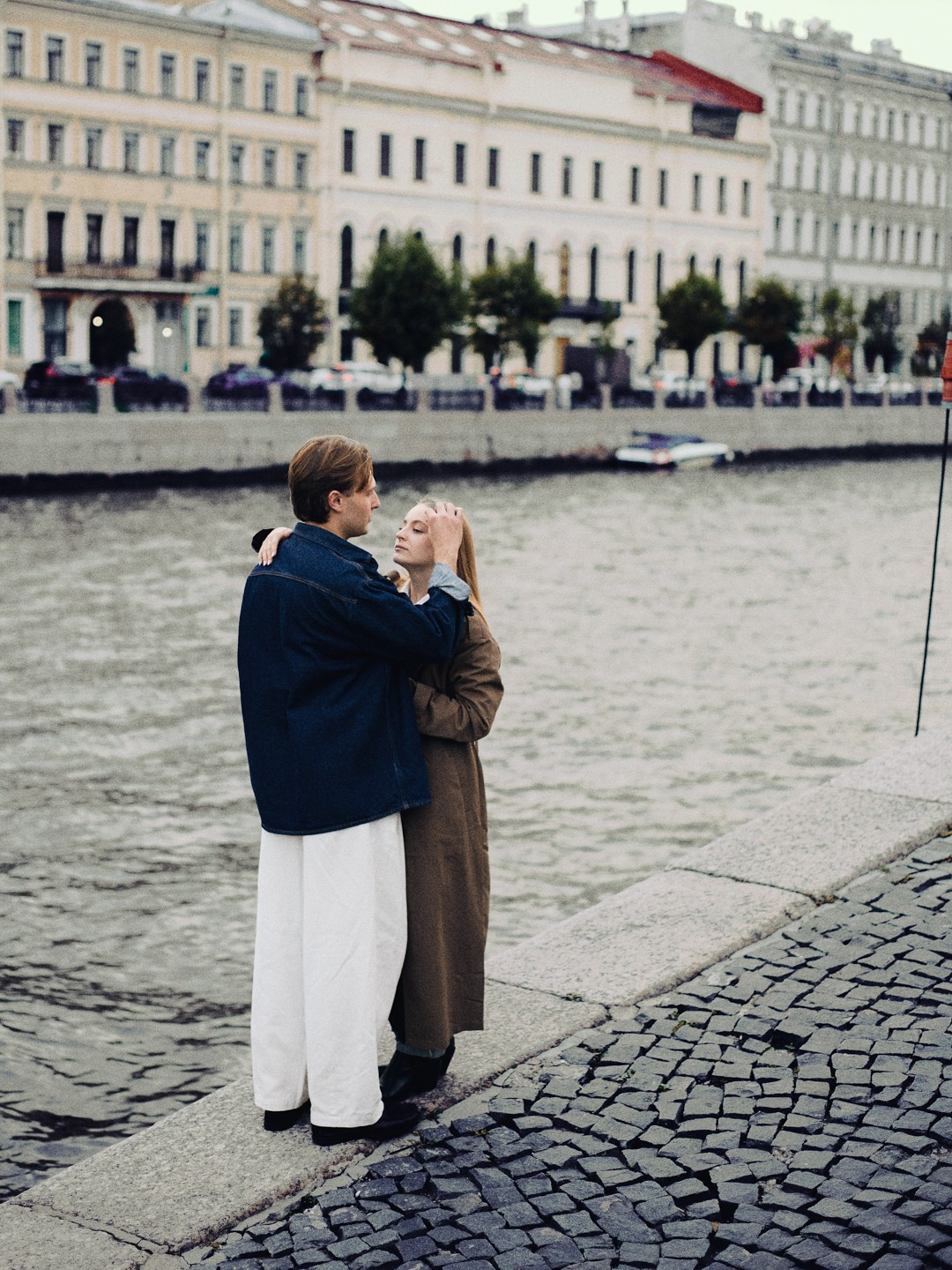 Лавстори в Петербурге. Юлия Астра: Фотограф в Санкт-Петербурге. Снимаю женские портреты, уличные съёмки в Петербурге и людей с их собаками