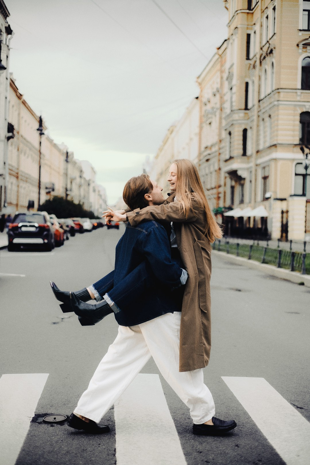 Лавстори в Петербурге. Юлия Астра: Фотограф в Санкт-Петербурге. Снимаю женские портреты, уличные съёмки в Петербурге и людей с их собаками
