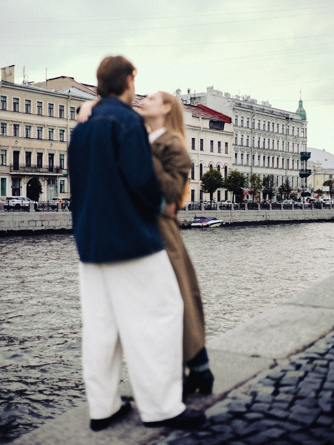 Лавстори в Петербурге. Юлия Астра: Фотограф в Санкт-Петербурге. Снимаю женские портреты, уличные съёмки в Петербурге и людей с их собаками