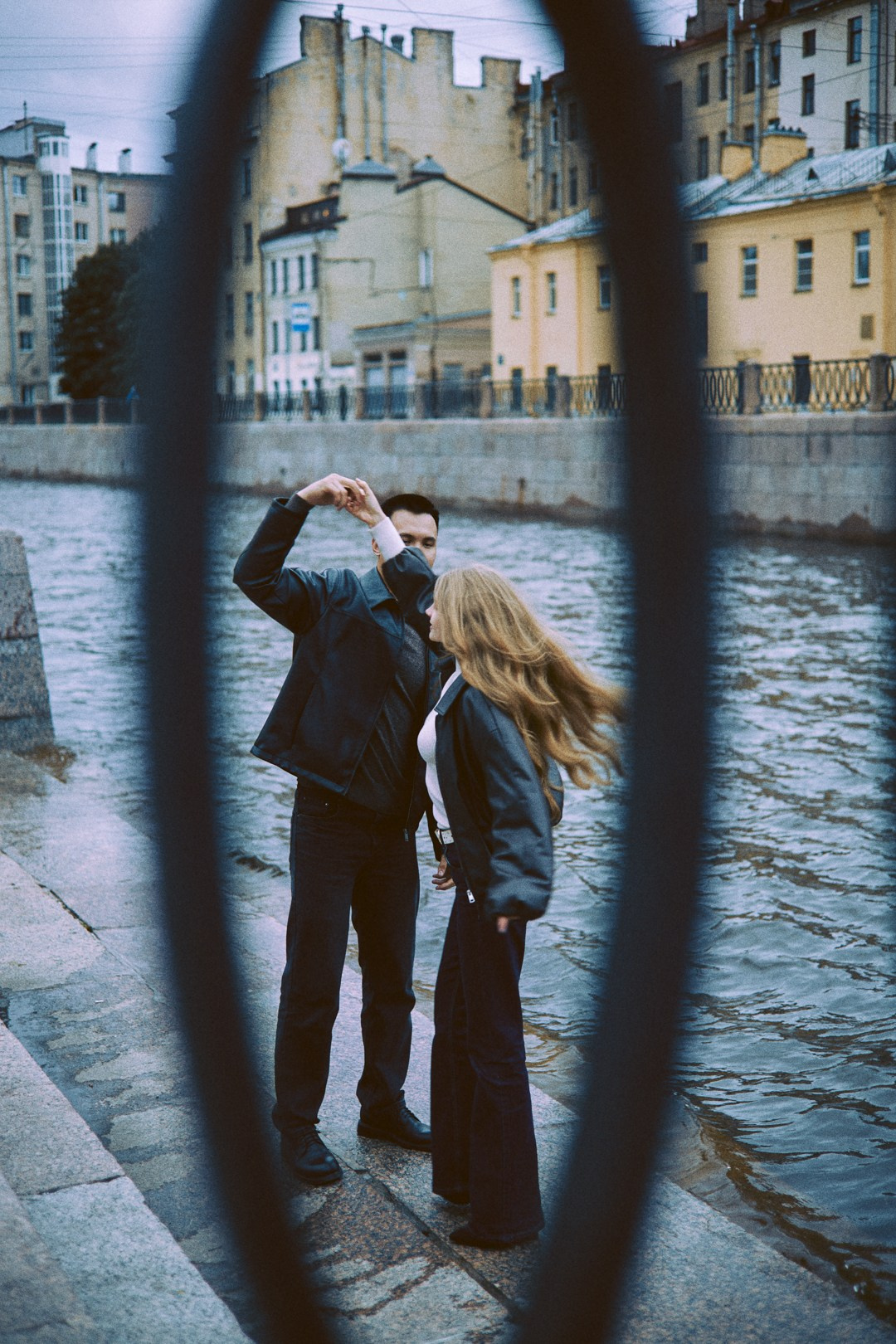 Любовь в Петербурге. Юлия Астра: Фотограф в Санкт-Петербурге. Снимаю женские портреты, уличные съёмки в Петербурге и людей с их собаками