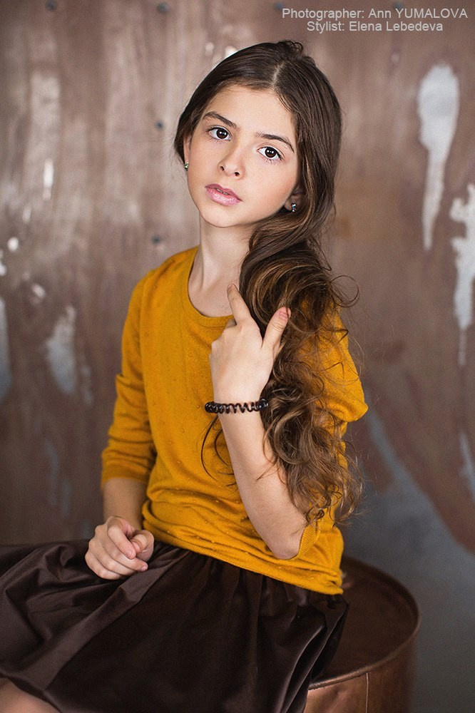 Детский портрет. Женский фотограф в Санк-Петербурге и Москве — фотосессия девушки в студии, портрет, фотосъемка