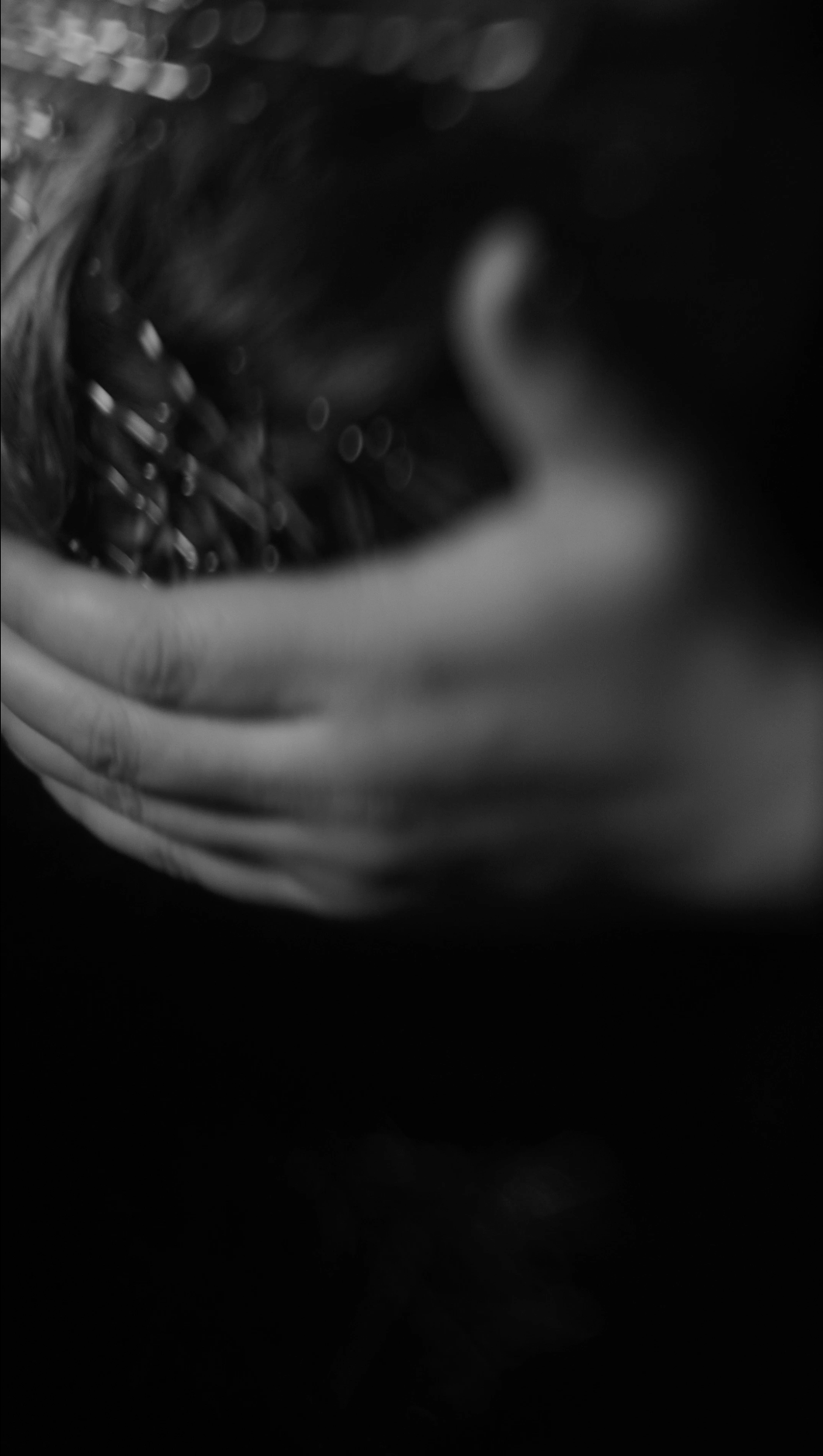 Видеоинсталляция Место Пробела. Художественная группа «Нежные Бабы»