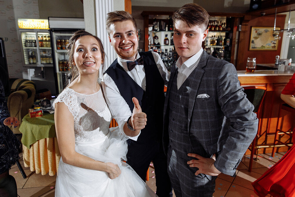 Фото с молодоженами. Илья Сергеев - Ведущий мероприятий Тверь, Москва, Россия